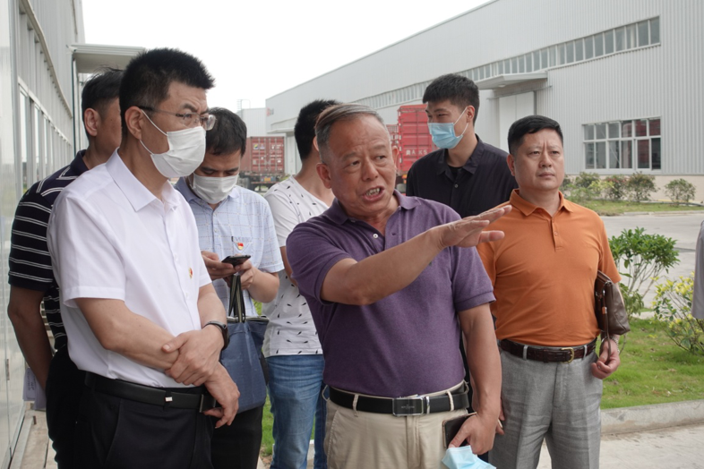 福建省工信厅副厅长陈传芳一行辅导 莅临冰球突破新资料科技工业园参观调研