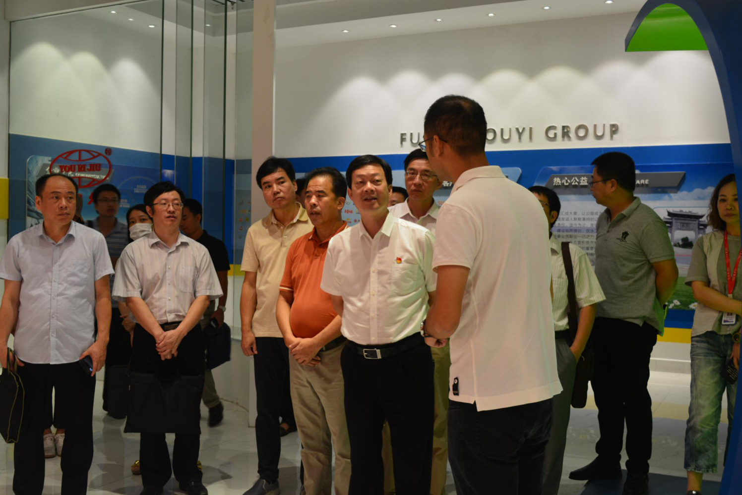 福建省工信厅辅导一行莅临冰球突破集团调研